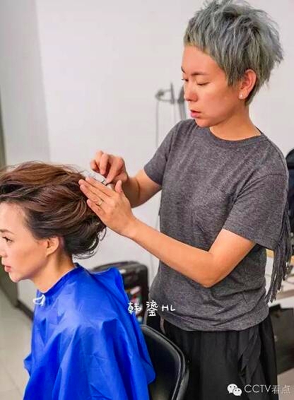 メイクアップ中のCCTV女性司會(huì)者の畫(huà)像が公開(kāi)