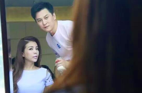 メイクアップ中のCCTV女性司會(huì)者の畫像が公開