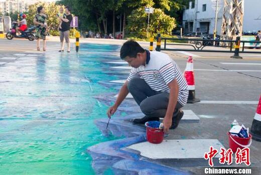 「海洋世界」がテーマの3D橫斷歩道、海南省?？谑肖浅醯菆?chǎng)