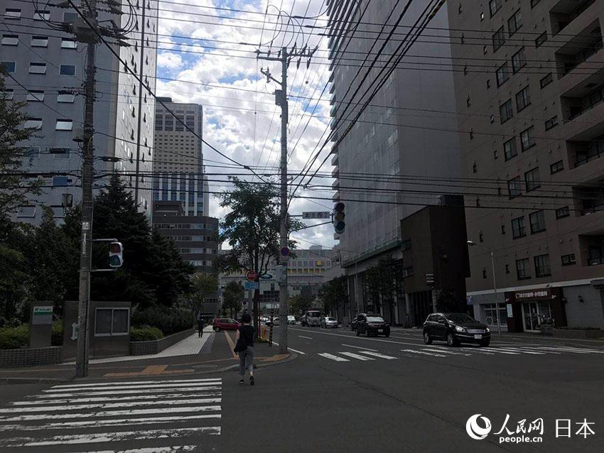 北海道膽振東部地震の影響で札幌の交通はほぼマヒ、市民の生活にも打撃