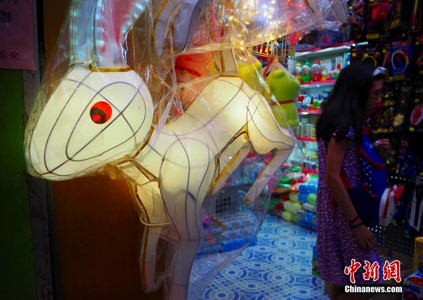 中秋節(jié)控え、香港地區(qū)でランタンの売れ行きが好調(diào)に