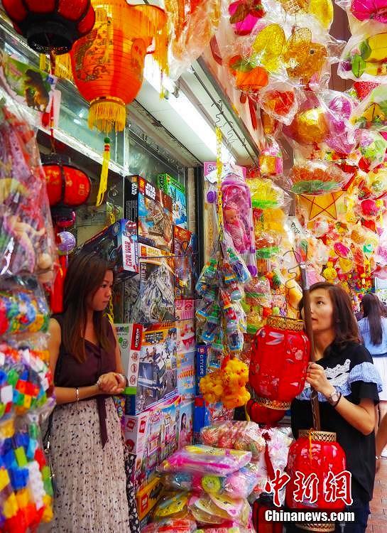 中秋節(jié)控え、香港地區(qū)でランタンの売れ行きが好調(diào)に