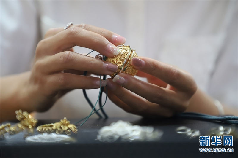 時代ドラマで注目の伝統(tǒng)ジュエリー　伝統(tǒng)工蕓學(xué)ぶ昆明の大學(xué)生たち