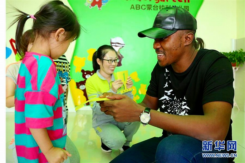 先生にありがとうをつたえよう！中國で教師節(jié)