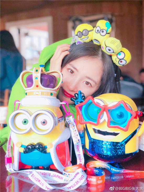 楊冪の大親友が微博に寫真をタグ付けして誕生日を祝福