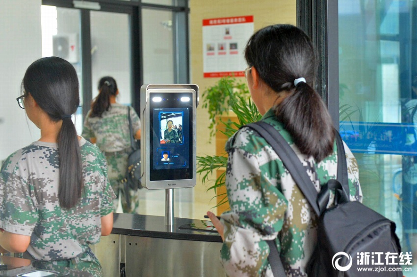 杭州の大學(xué)、顔スキャンで學(xué)生寮の出入りを?qū)g現(xiàn)