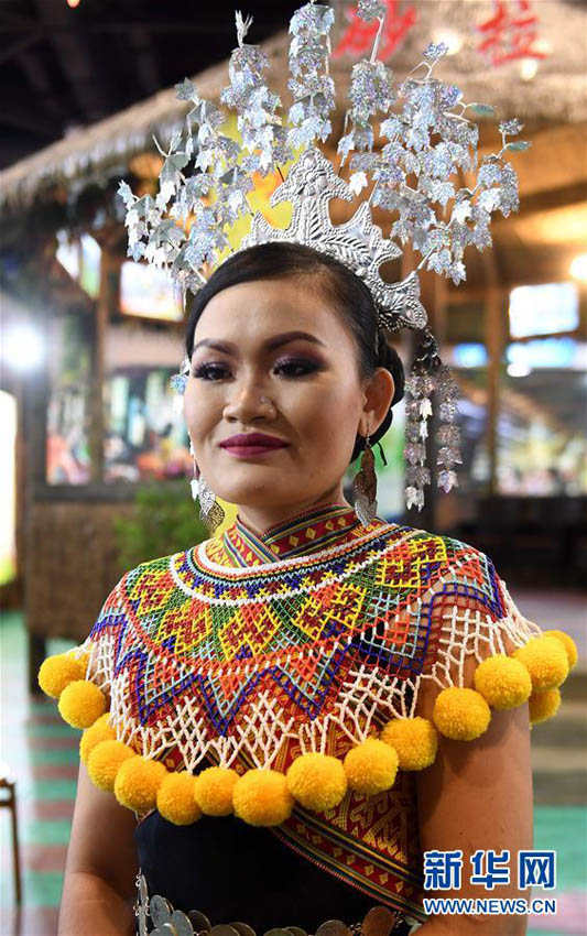 中國-ASEAN博覧會　民族衣裝の饗宴