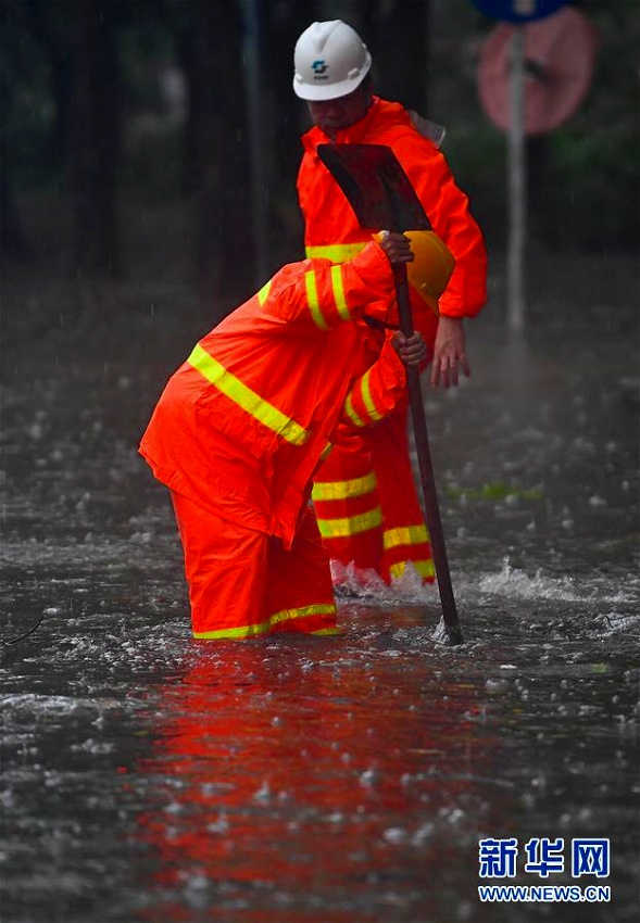 大型で強い臺風(fēng)22號が16日午後に広東省に上陸
