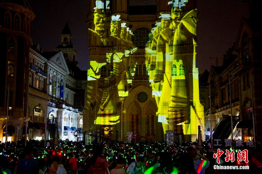 光とアートの世界広がる　武漢市でイルミネーションショー