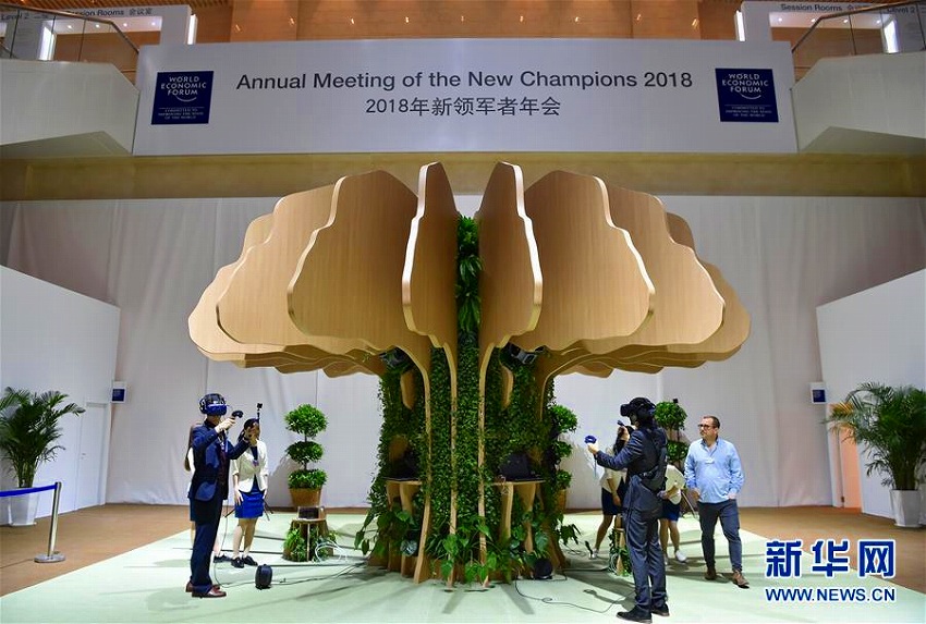 ハイテク感満載の夏季ダボス會議　天津市