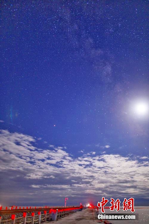 スカイミラー「チャカ塩湖」が「最も美しい星空を撮影できる場(chǎng)所」に