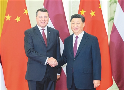 習(xí)近平主席がサマーダボス會(huì)議出席の4カ國(guó)首脳と會(huì)談