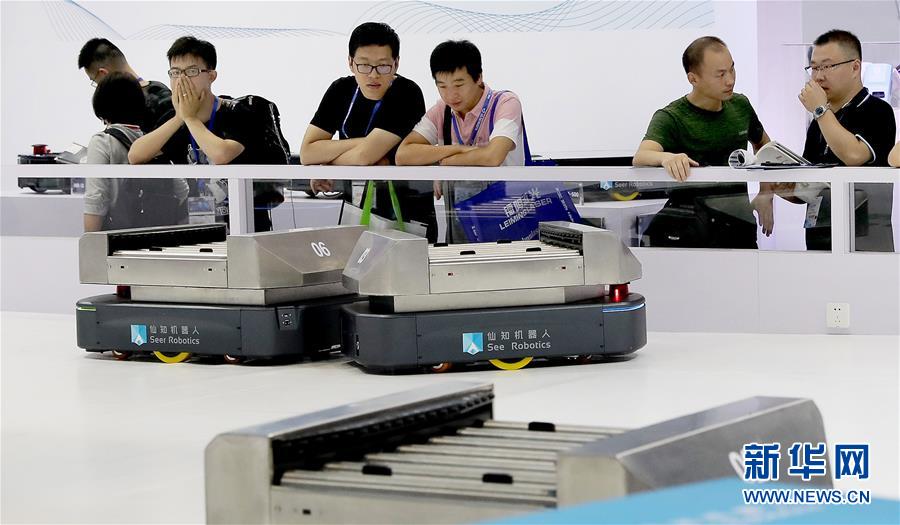 科學(xué)技術(shù)の成果を展示する中國國際工業(yè)博覧會