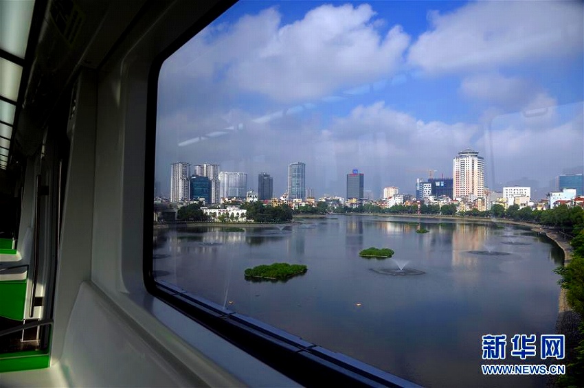 中國企業(yè)が建設(shè)したベトナム初の都市型ライトレールが試運(yùn)転開始