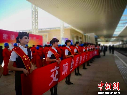 中國全土と高速鉄道網(wǎng)でつながった甘粛省敦煌市