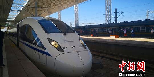 中國(guó)全土と高速鉄道網(wǎng)でつながった甘粛省敦煌市