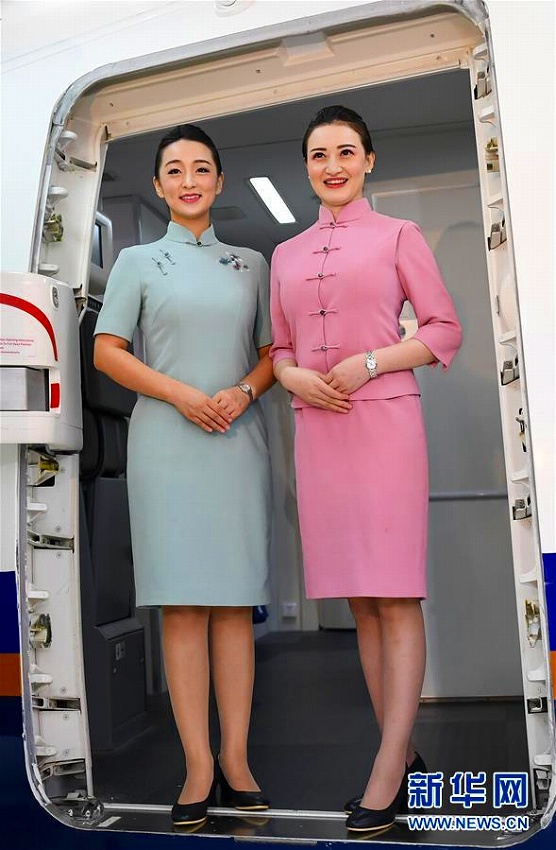 中國(guó)南方航空一般開(kāi)放日イベントに歴代の制服著た客室乗務(wù)員ズラリ！