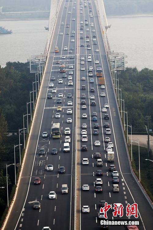 國慶節(jié)連休最終日、中國各地でUターンラッシュ