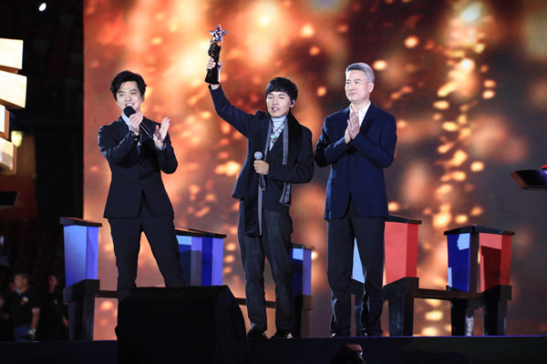 「中國(guó)好聲音2018」決勝戦、旦増尼瑪がグランプリに