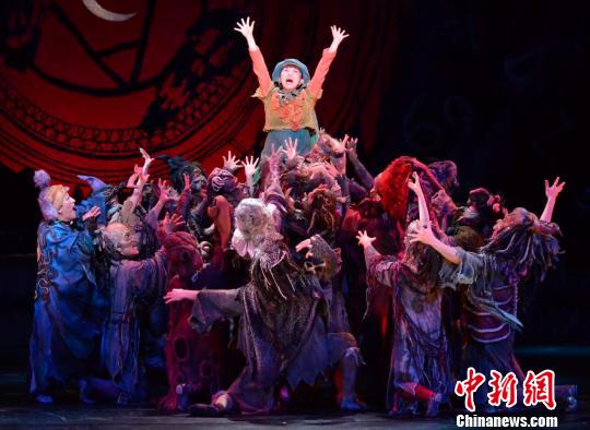 日本のミュージカル「魔法をすてたマジョリン」中國(guó)語(yǔ)版が北京で初公演