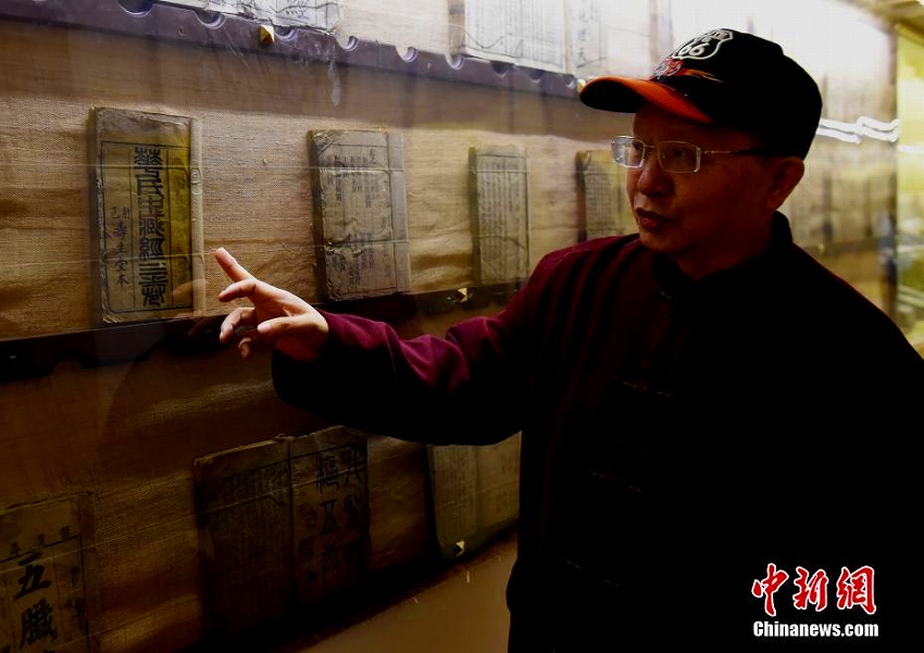 古書 10萬冊(cè)を集めた民間コレクター　漢代の木簡(jiǎn)や華佗の「華氏中藏経」も