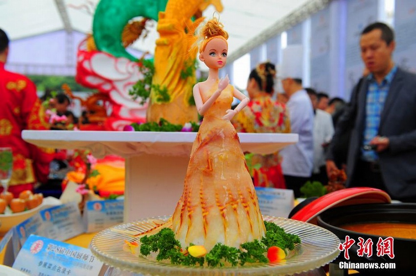 見て楽しい、食べて美味しいアイデア料理続々　湖北省で料理人フェス