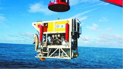 有索式水中ロボット「海星6000」、水深6000メートルの中國新記録