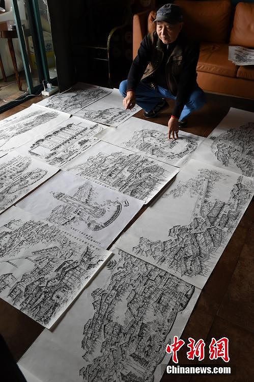 20年前の「オールド重慶」を毛筆畫で甦らせる70代男性