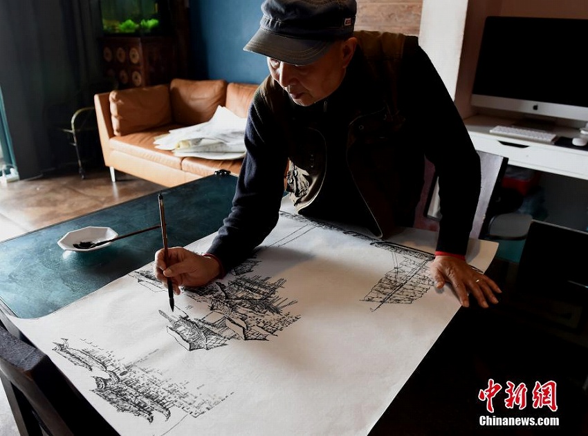 20年前の「オールド重慶」を毛筆畫(huà)で甦らせる70代男性