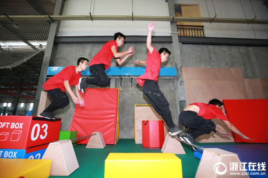 パルクールをこよなく愛(ài)す20代エンジニア　4年間で身長(zhǎng)7センチアップ