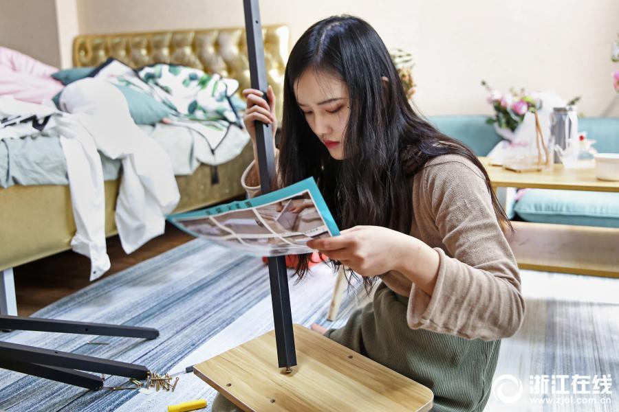 杭州市の95後の女性、約3萬円で賃貸アパートを徹底リフォーム