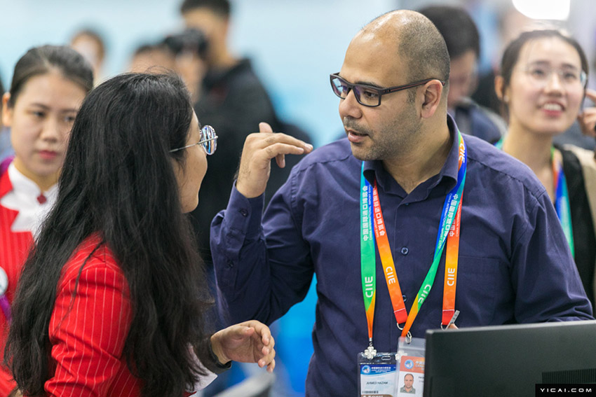 中國輸入博覧會(huì)　國內(nèi)外メディアがプレスセンター入り