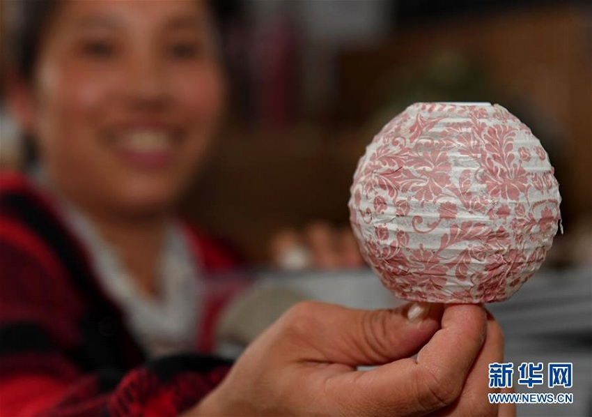 福建省建甌市で賑わいを見せる紙ランタン産業(yè)