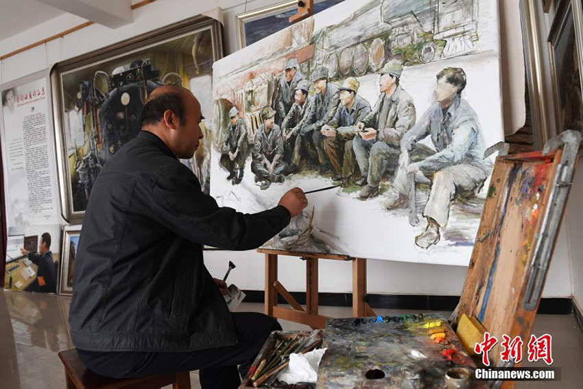 蘭州鉄道職員が描く鉄道沿いの生活風景　ルーブル美術館にも出展