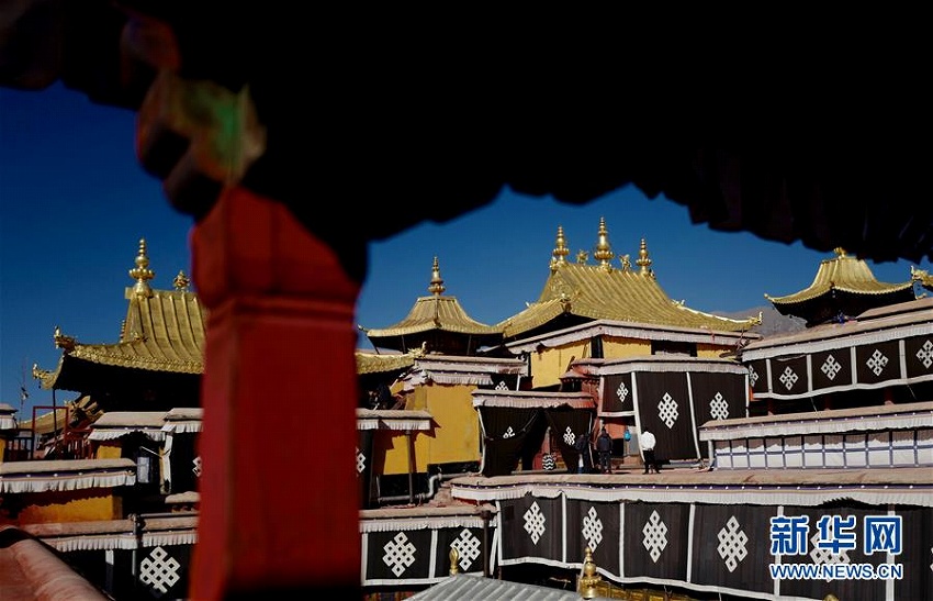 ポタラ宮の金頂群の補修工事が完了