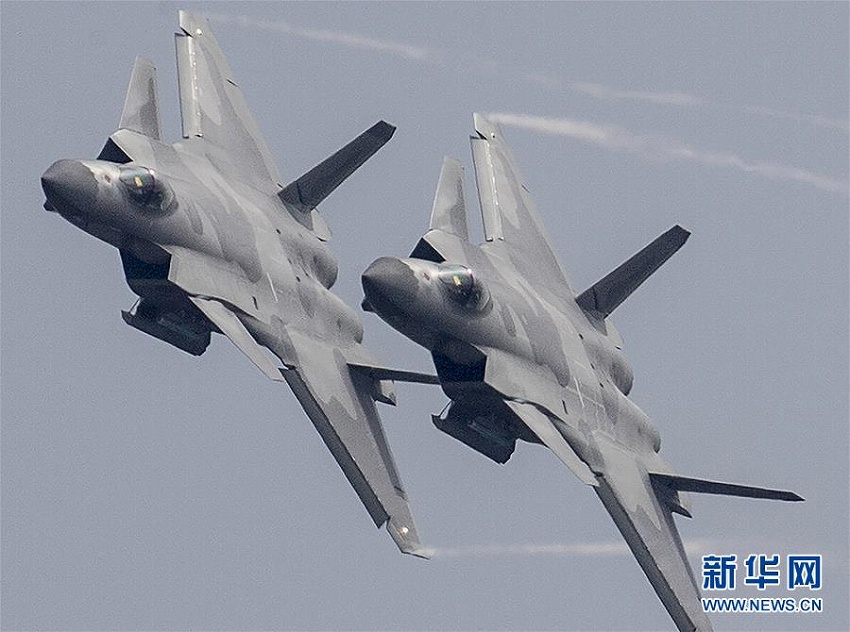 殲-20戦闘機(jī)が飛行パフォーマンスで人民空軍設(shè)立69周年を祝賀
