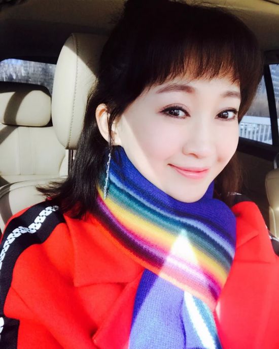 CCTV司會(huì)者たちの防寒ファッションをチェック！