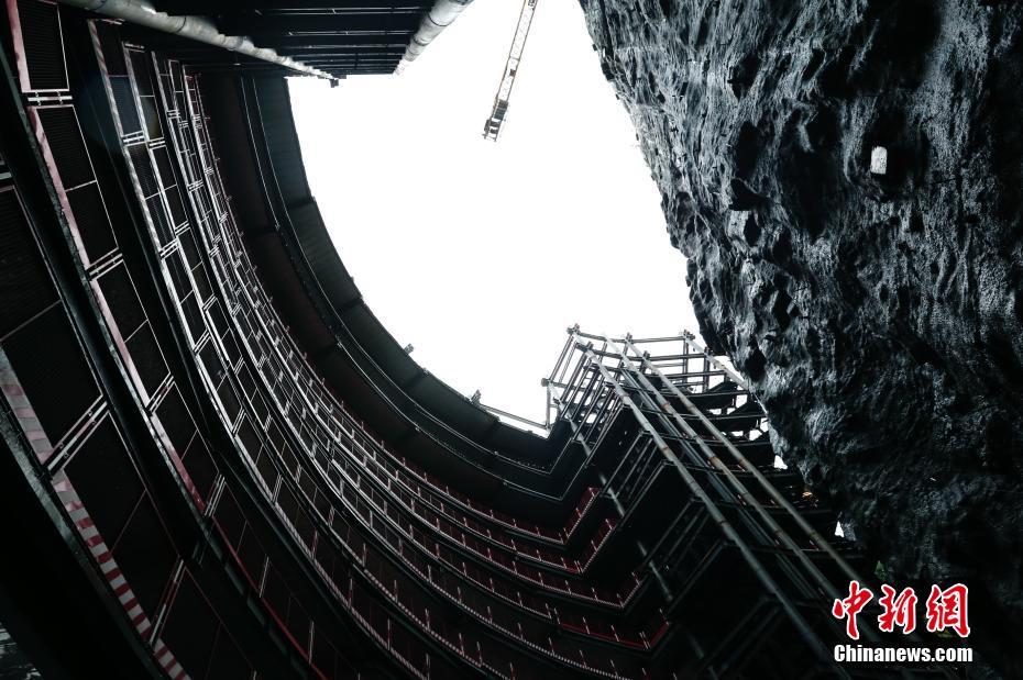 上海の採石場跡地に建設(shè)されたホテル、スイートルームには水族館