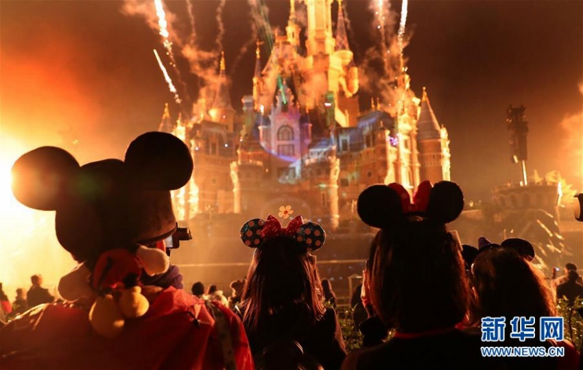 上海ディズニーランドでミッキー誕生90周年記念イベント