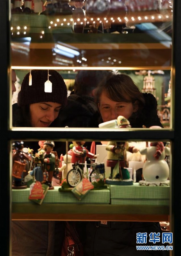 ドイツのフランクフルトでクリスマス?マーケットがオープン