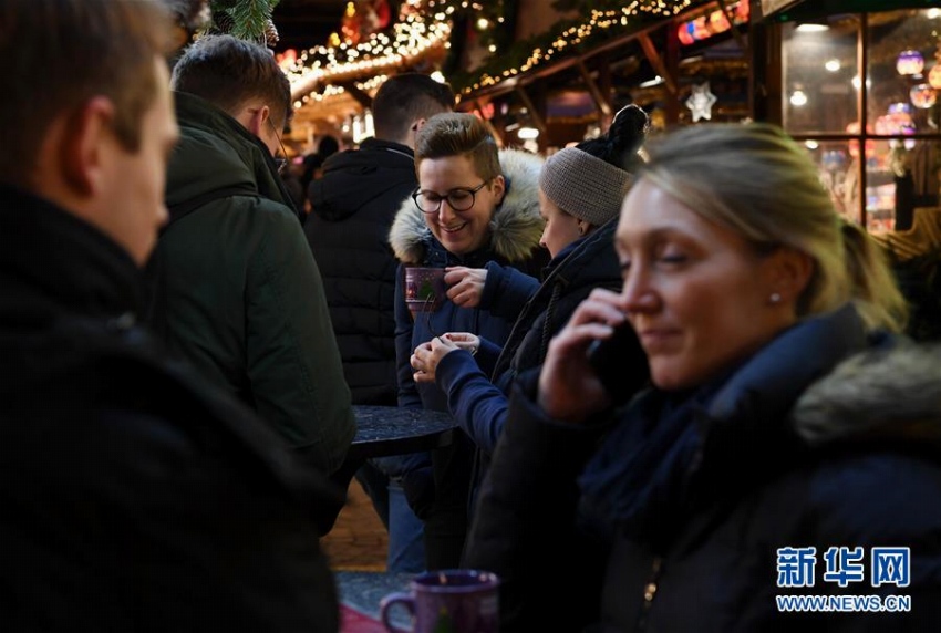 ドイツのフランクフルトでクリスマス?マーケットがオープン
