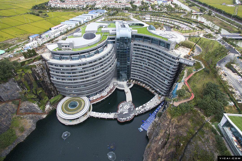 上?！干羁鹰邾匹搿工_業(yè)　1泊6.5萬円から