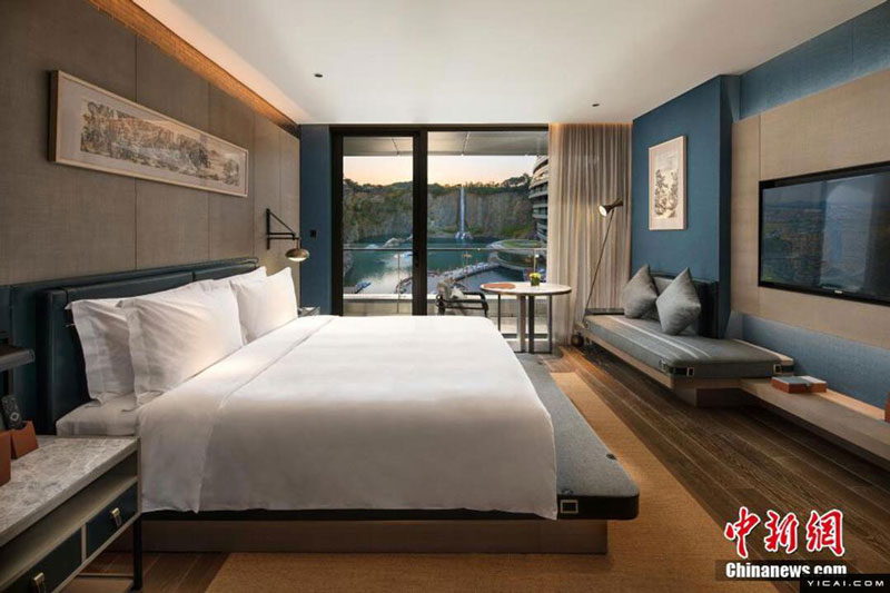 上?！干羁鹰邾匹搿工_業(yè)　1泊6.5萬円から