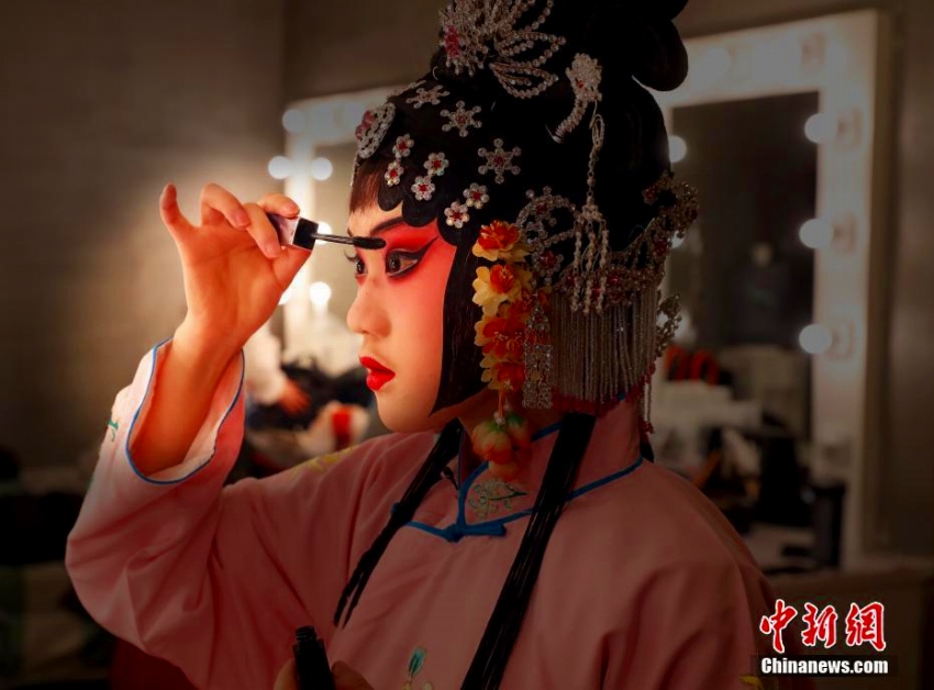 名著「金瓶梅」から構(gòu)想を得た京劇「金簪記」が北京市で初公演