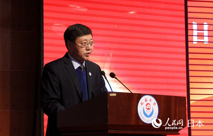 図書で架けられた友誼の橋　日本科學(xué)協(xié)會(huì)が延安大學(xué)に図書寄贈(zèng)