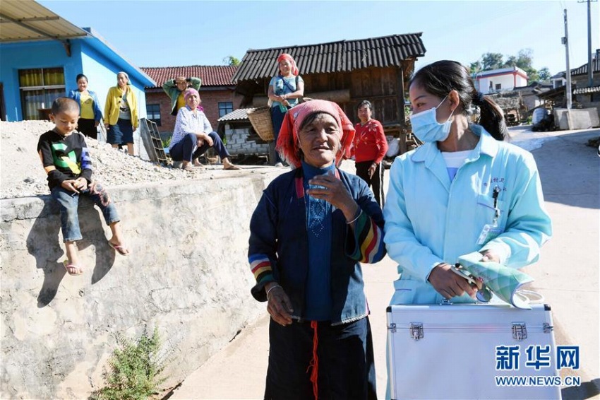山奧の村に醫(yī)療サービスを提供する「白衣の天使」