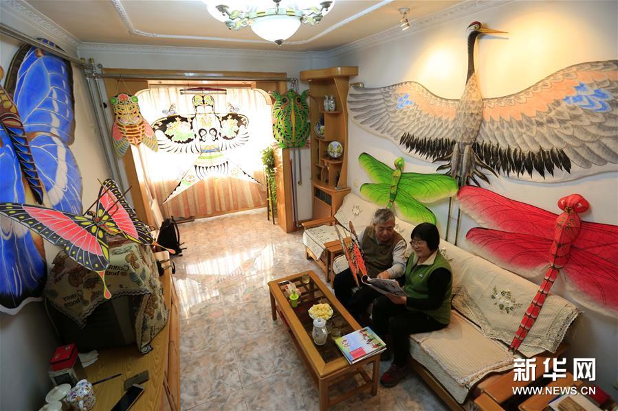 凧作りに魅せられ20年、獨(dú)學(xué)で凧作り続ける河北省の夫婦