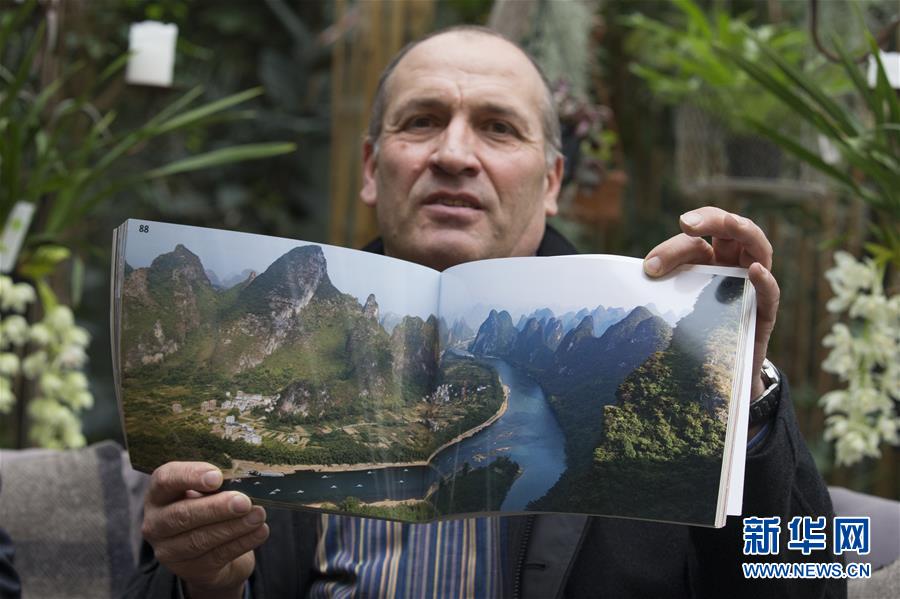 スイスの「中國ファン」農(nóng)場主は地元の有名人