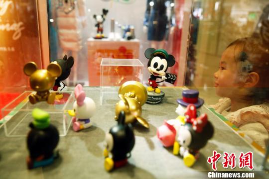 上海のミッキーマウス誕生90周年祝賀イベントが話(huà)題に