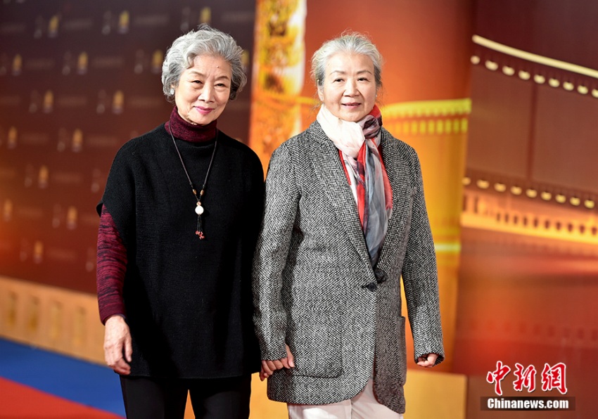 レッドカーペットにスター続々　映畫賞「第17回中國(guó)電影華表奨」